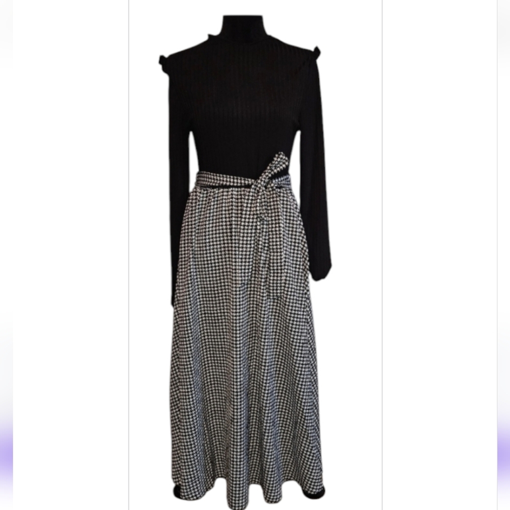 Black & White Houndstooth Printed Belted Dress - Size Large